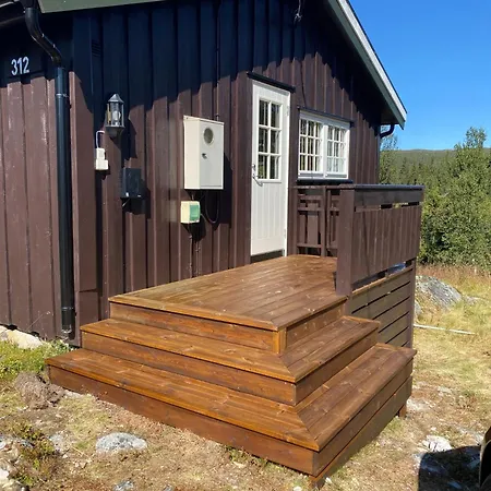 Nyaraló Breidablikk, Quiet Retreat Surrounded By Nature